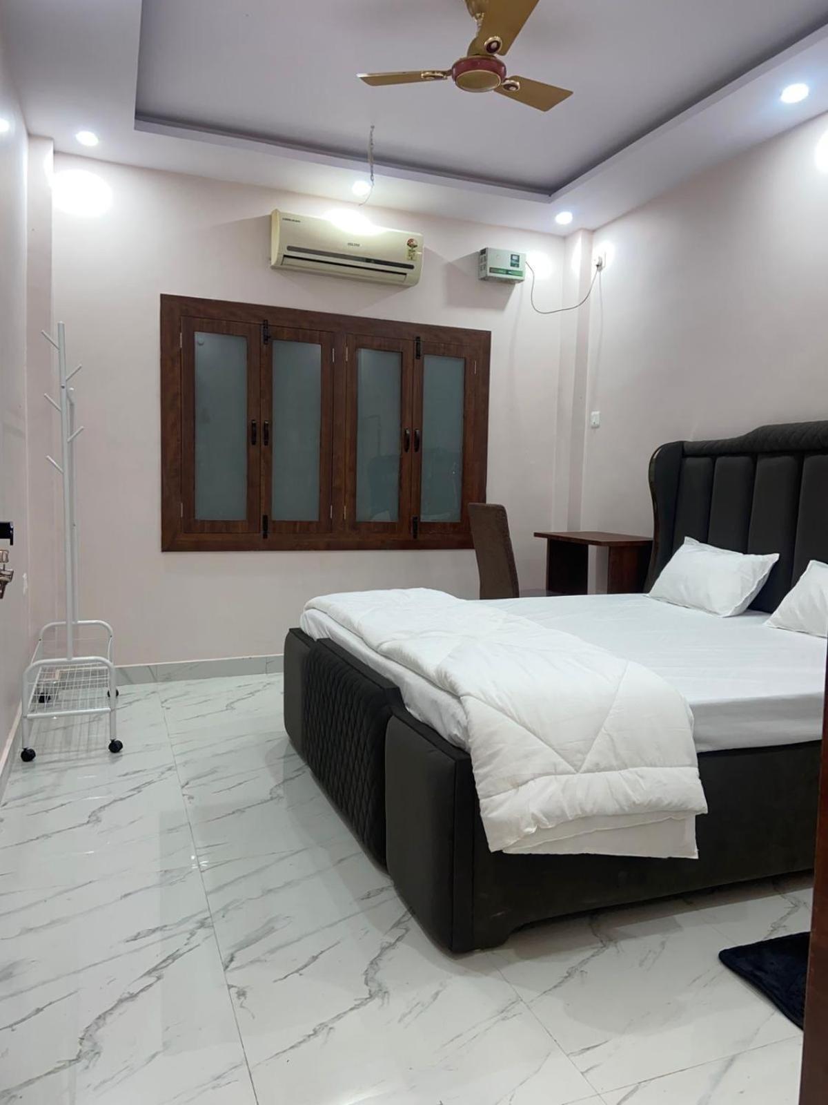 Nirmal Niwas Hotel Varanasi Exterior photo